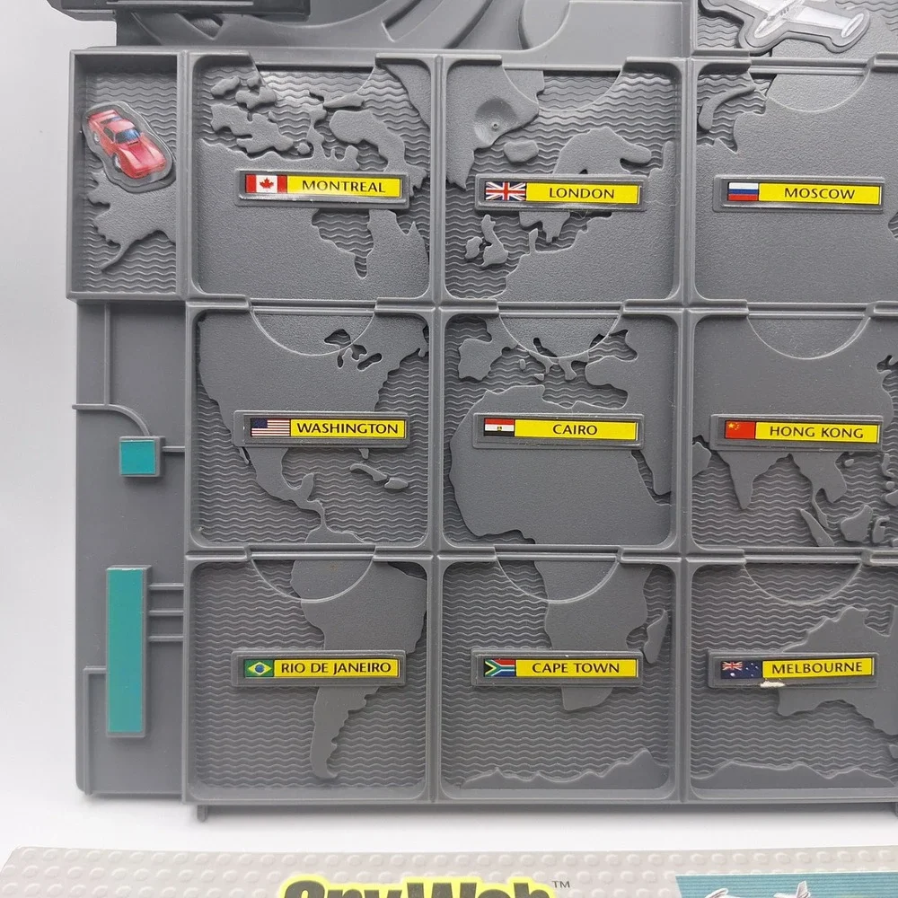 1997 Hasbro Green Spy Web City Game Board Replacement Pieces Vintage‎ Board Game